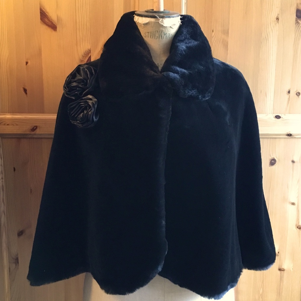 Faux Fur Black Capelet Size M